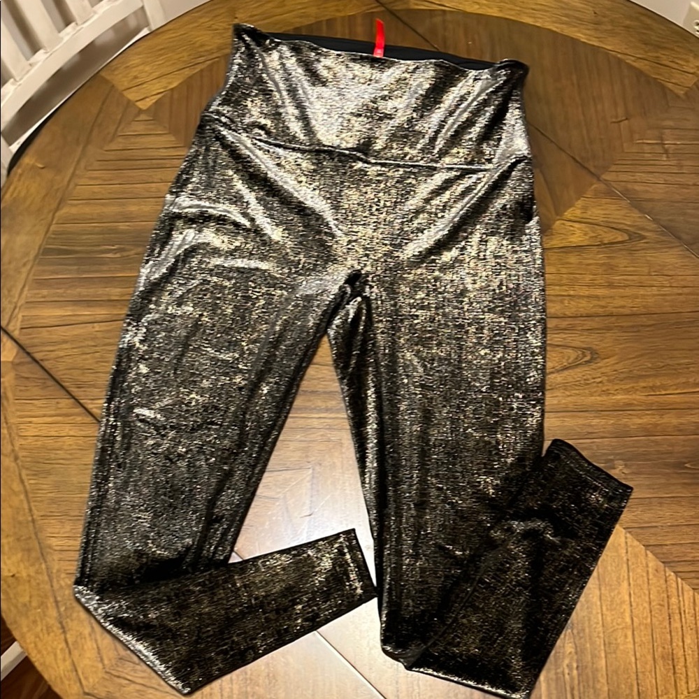 Metallic Black High-Waisted leggings